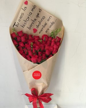 bouquet papel craft 50 rosas rojas complies scaled Florería en San Miguel