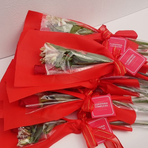 RAMITOS DE ROSAS PARA COORPORATIVO