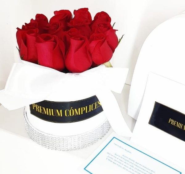 12 ROSAS PREMIUN EN CAJA