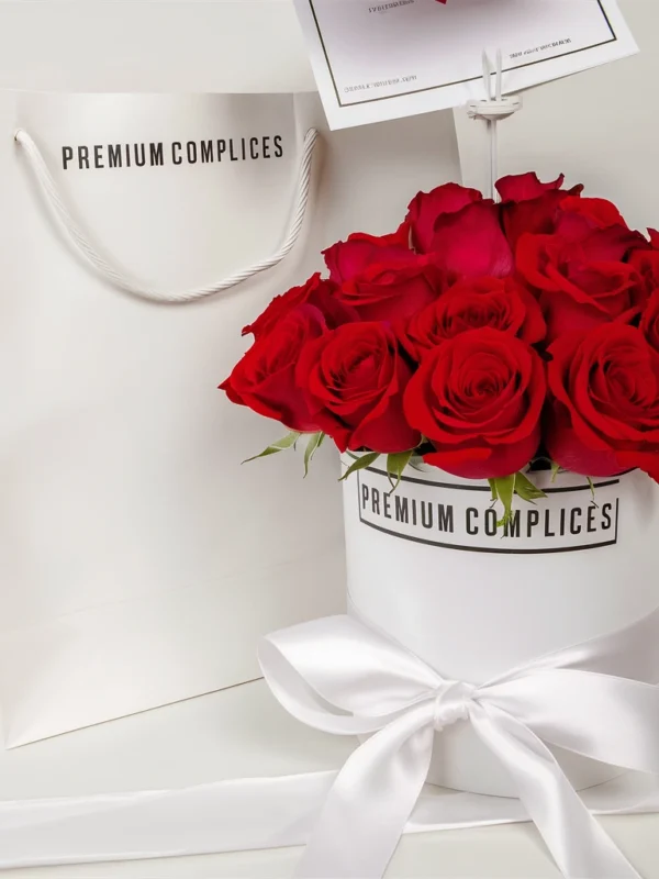 Box Blanco Premium Cómplices 24 Rosas Modelo Hongo