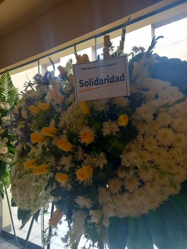corona floral para velorio