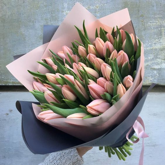 ramo de tulipanes en tono rosa