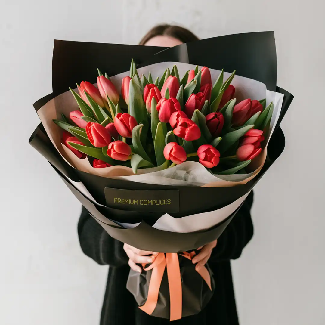 ARREGLOS DELUXE PREMIUM 9 RAMO PREMIUM DE 30 TULIPANES ROJOS ARREGLOS DELUXE PREMIUM