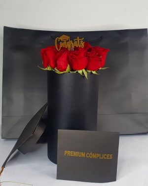 box de rosas rojas para graduación
