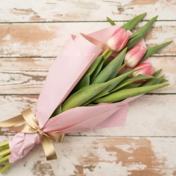 RAMO DE 3 TULIPANES PREMIUM COLOR ROSADO 2