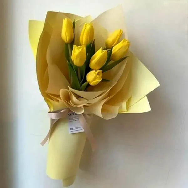 RAMO PREMIUM DE 7 TULIPANES AMARILLOS 2