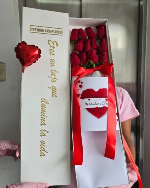 CAJA ERES UN LUJO QUE ILUMINA LA VIDA DE 12 ROSAS ROJAS
