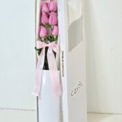 CAJA LARGA DE 6 ROSAS PREMIUM CÓMPLICES